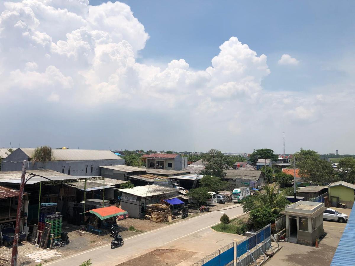 Bening Asri Guesthouse タンゲラン エクステリア 写真