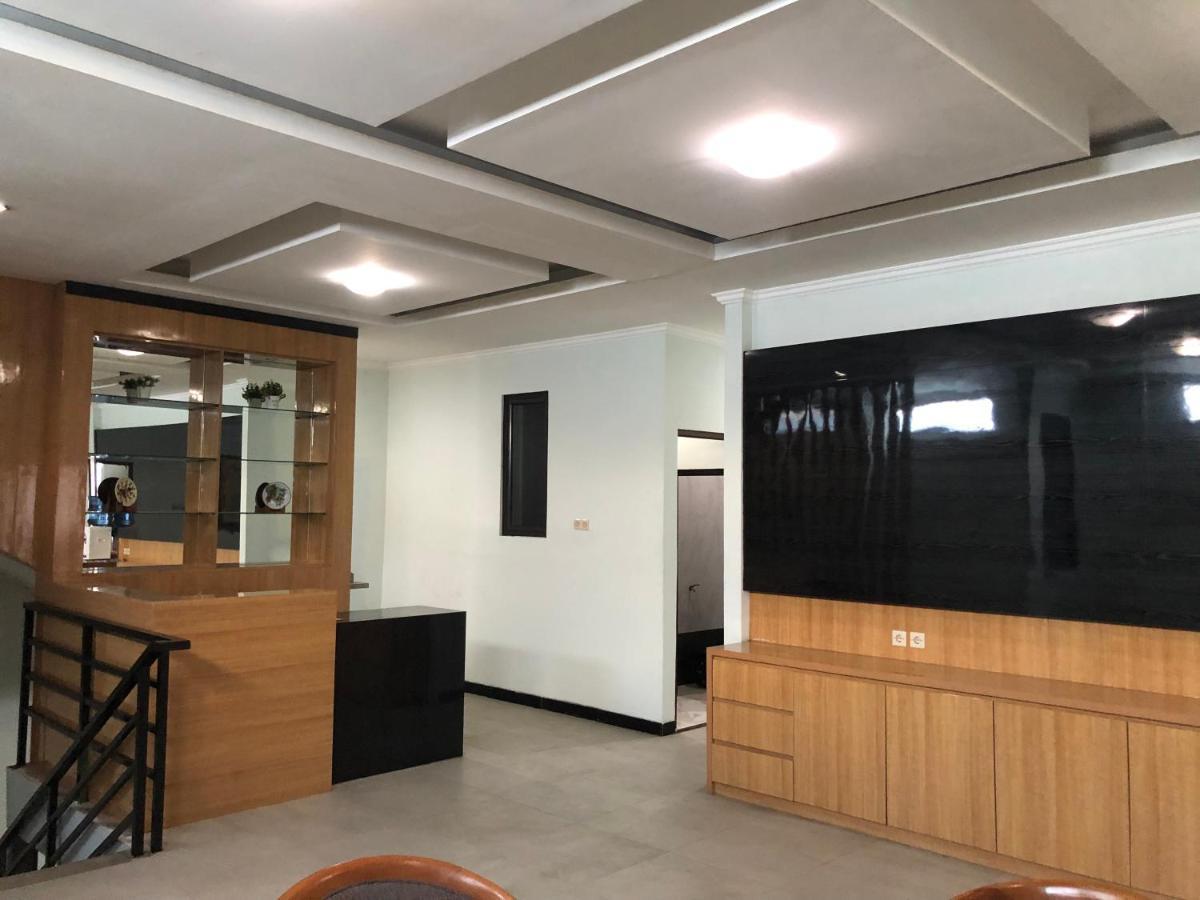 Bening Asri Guesthouse タンゲラン エクステリア 写真