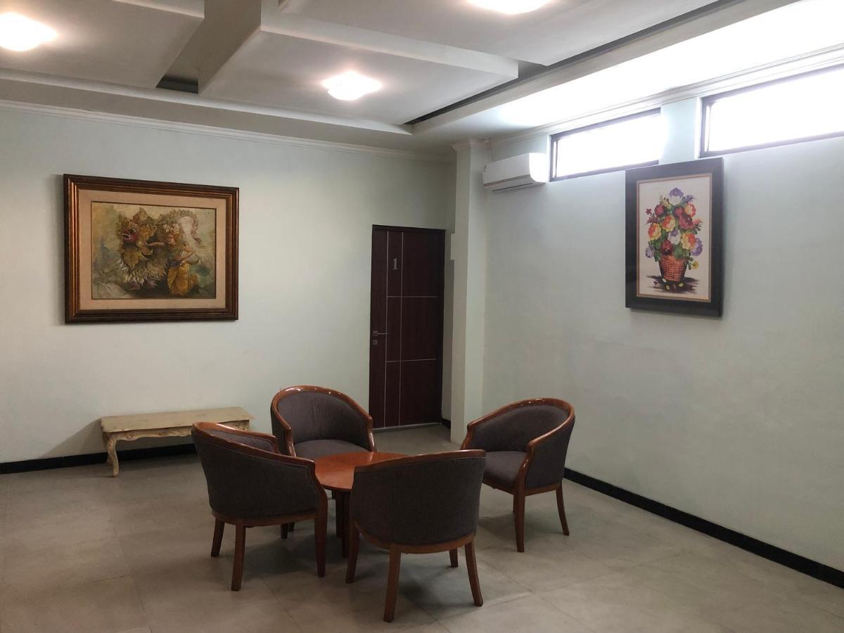 Bening Asri Guesthouse タンゲラン エクステリア 写真