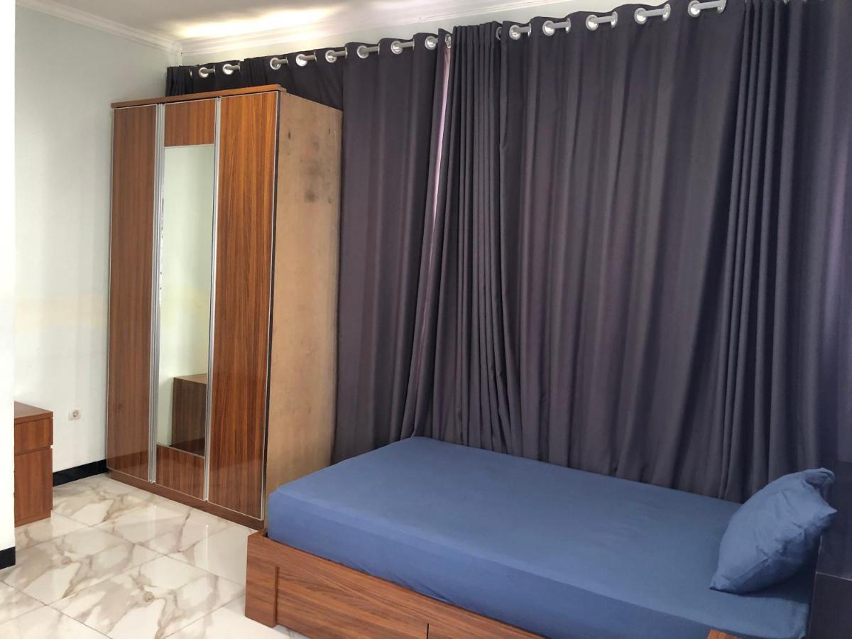 Bening Asri Guesthouse タンゲラン エクステリア 写真