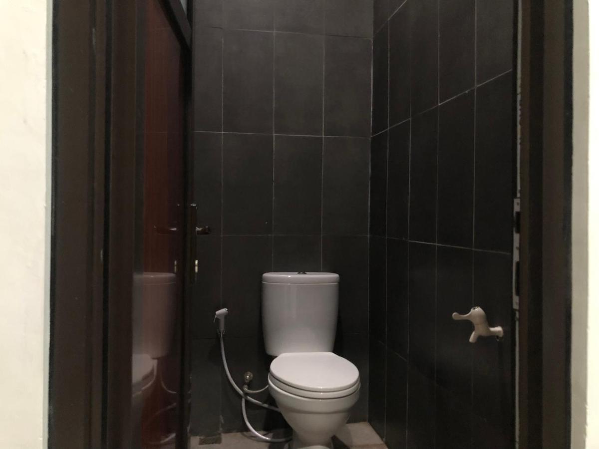 Bening Asri Guesthouse タンゲラン エクステリア 写真